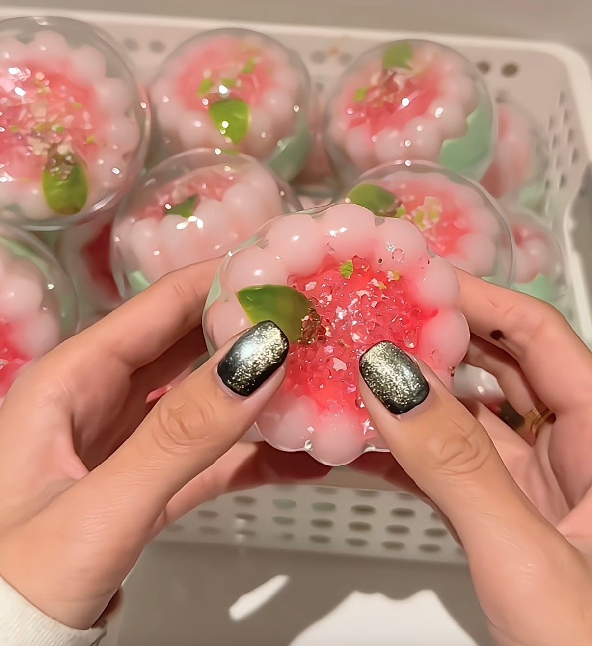 Aesthetic Guava Crispy Cake Squishy Toy, Handmade Fruit Squeeze Ball, Viral TikTok Fidget Toy for Stress Relief - Poke >_<