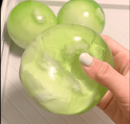 Handmade Green Grape Crispy Shell Squishy, Cute Fruit Squeeze Ball, Slow Rising Fidget Toy - Poke >_<