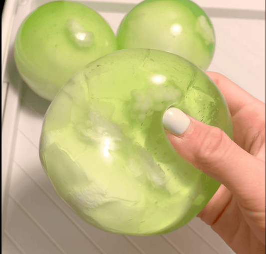 Handmade Green Grape Crispy Shell Squishy, Cute Fruit Squeeze Ball, Slow Rising Fidget Toy - Poke >_<