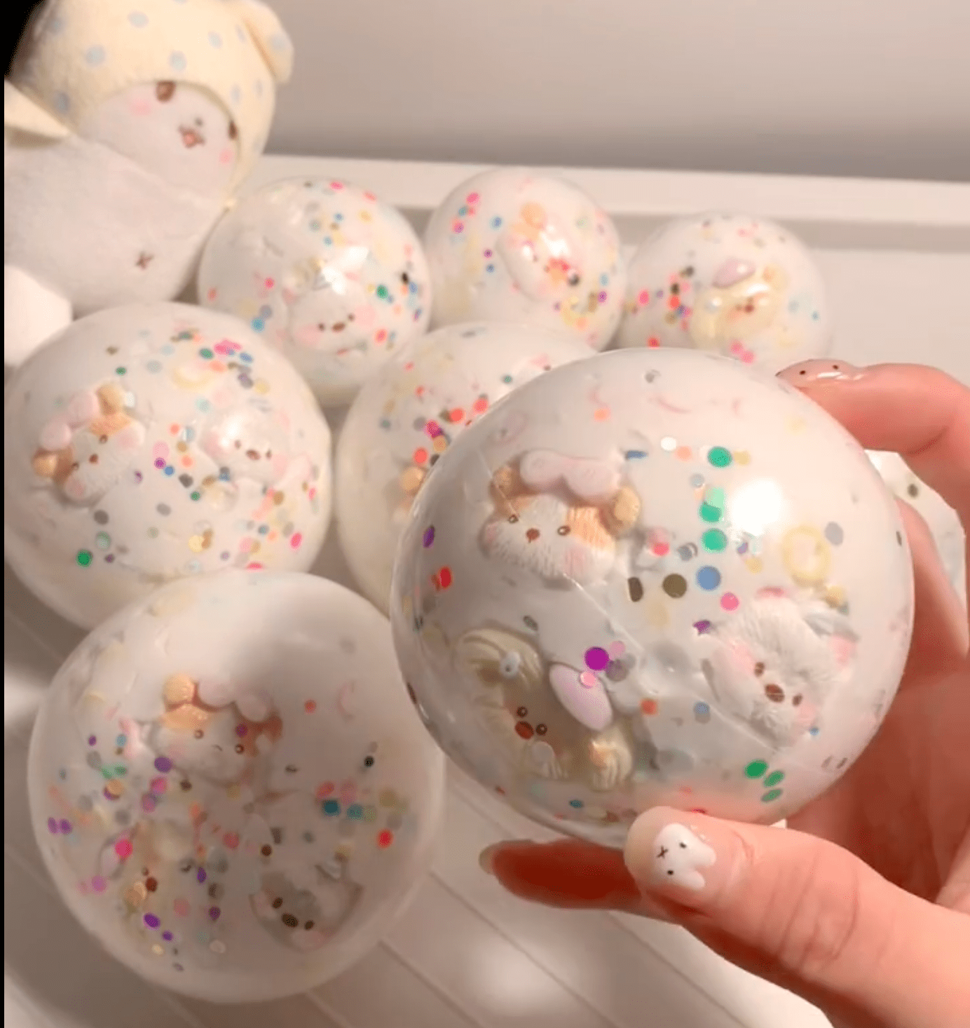 Viral Milky White Cute Pet Squishy, Glitter Handmade Stress Ball, Kawaii Aesthetic Toy - Poke >_<